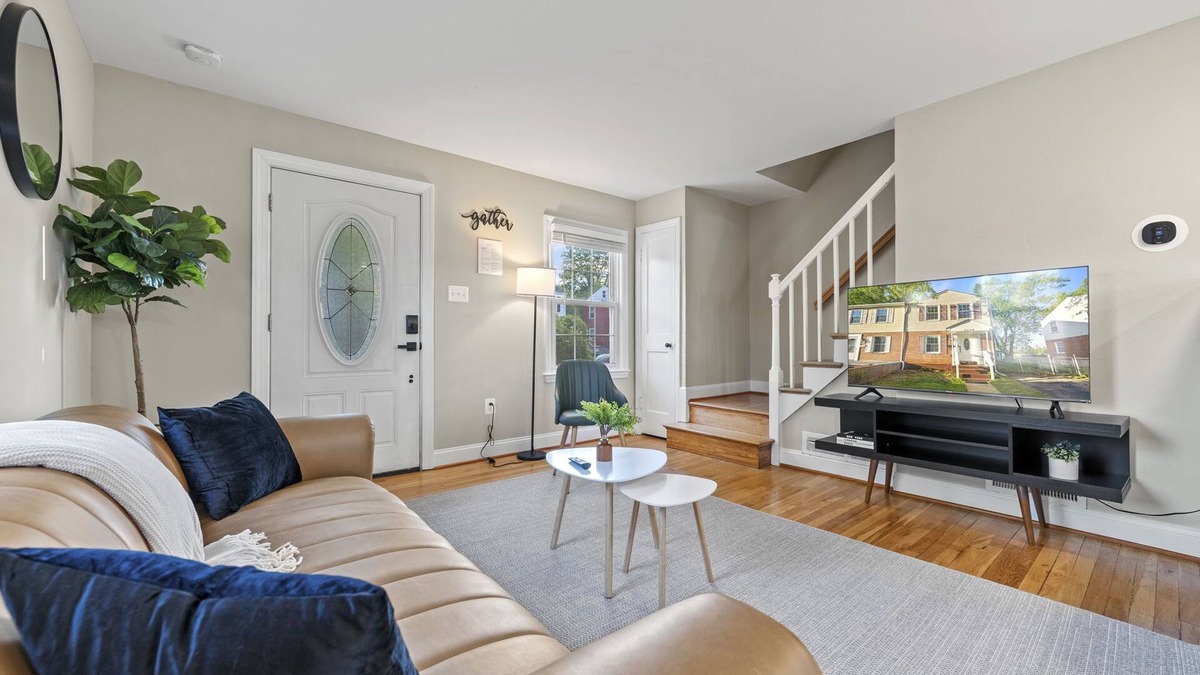 Huntington House | Charming Oasis near Metro: Arcade, Coffee, Parks