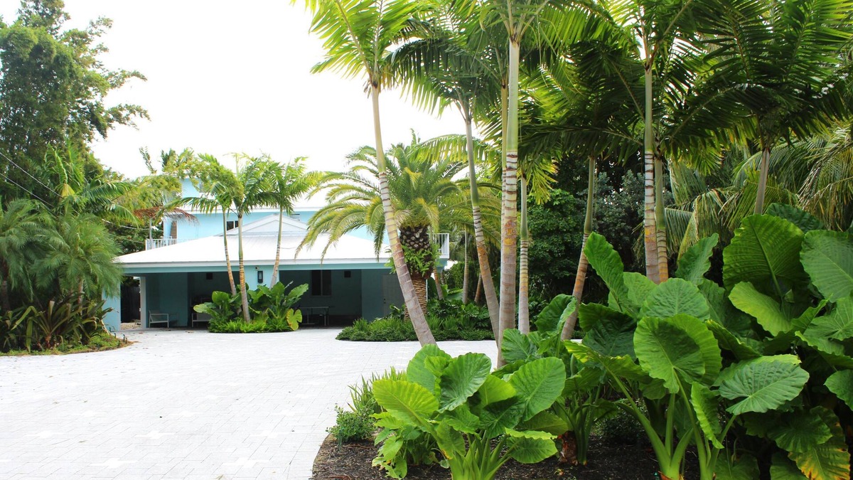 Tavernier Villa | Charming Ocean Front Pool Home with dockage & pool
