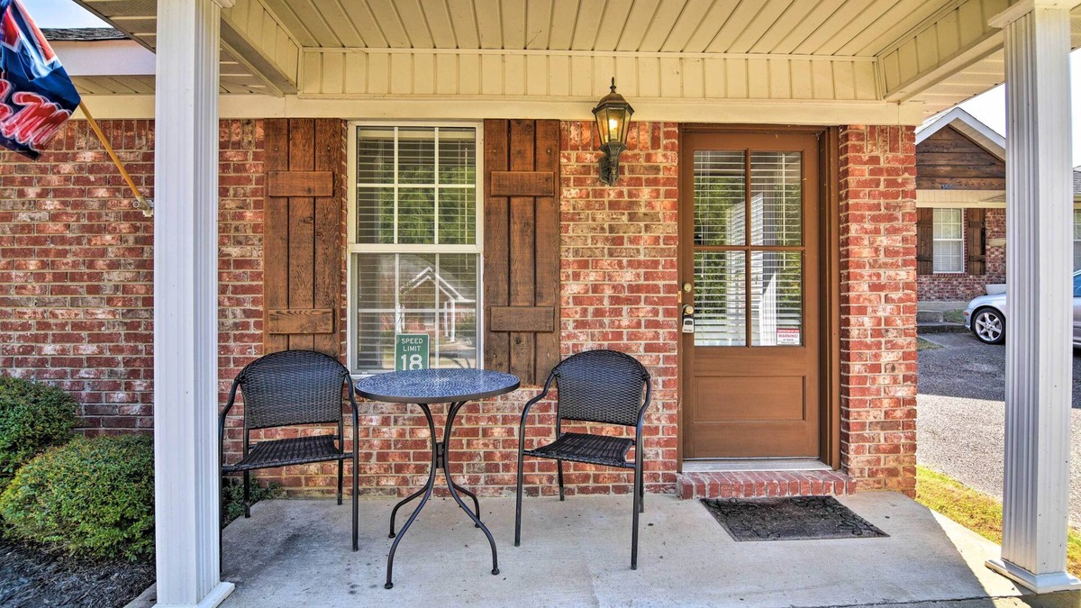 Oxford House | Charming Oxford Home ~ 1 Mi to Ole Miss Campus