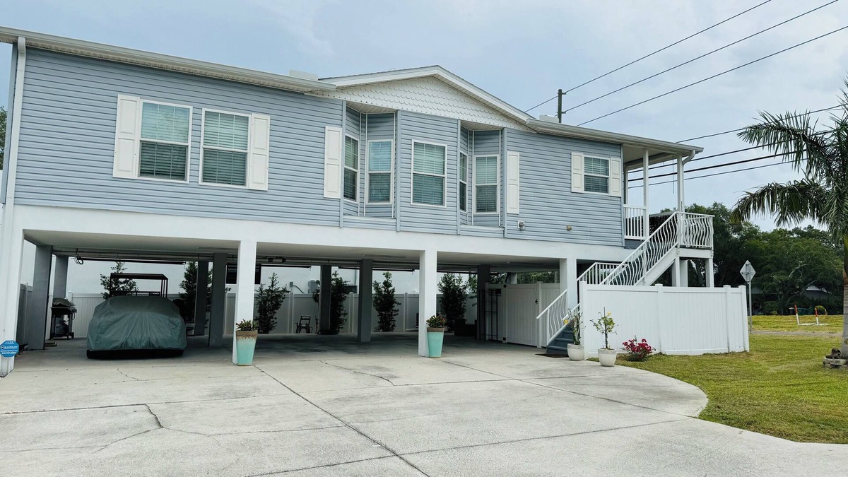 Palm Harbor House | Charming Palm Harbor Escape. - Cozy Home Near Gulf Beaches
