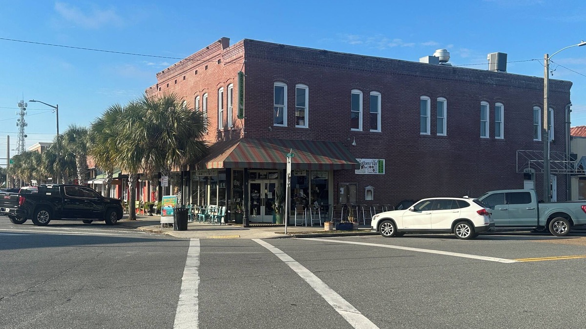 Apalachicola Apartment | Charming pet-friendly suite in the heart of historic downtown Apalachicola