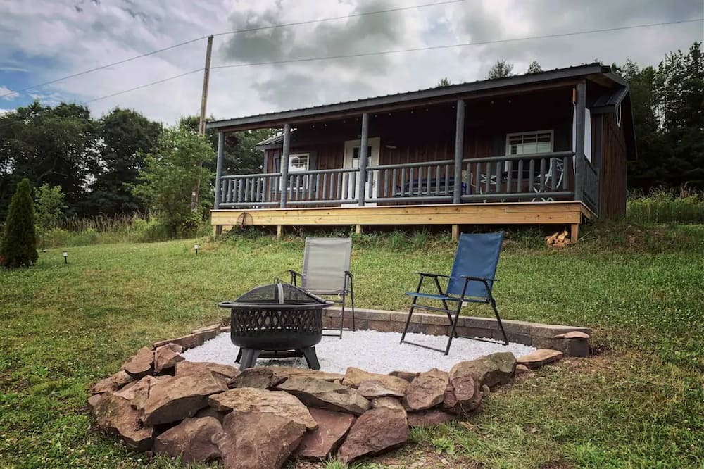 Ringtown Cabin | Charming Pet-Friendly Log Cabin Rental for Relaxing Getaways in Ringtown, Pennsylvania