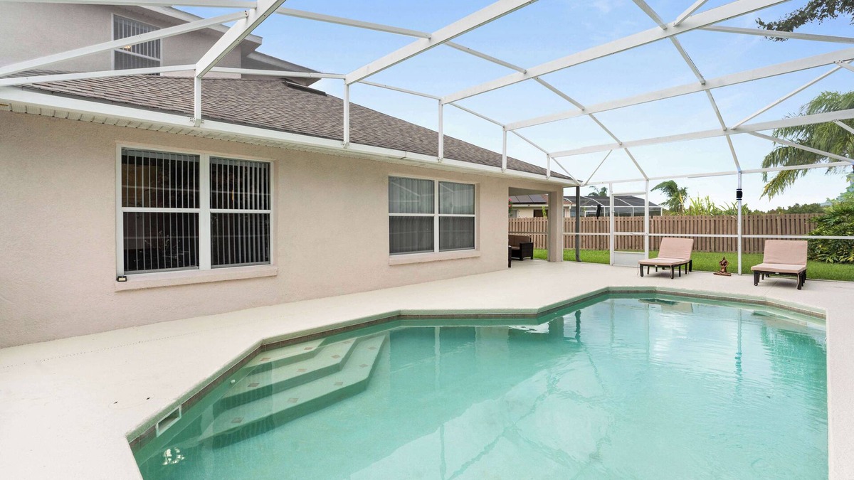 Kissimmee House | Charming Pool 4-bedroom house with Wi-Fi And AC