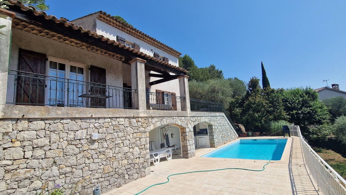 Auribeau-sur-Siagne Villa | CHARMING PROVENCAL VILLA WITH SWIMMING POOL IN A QUIET LOCATION