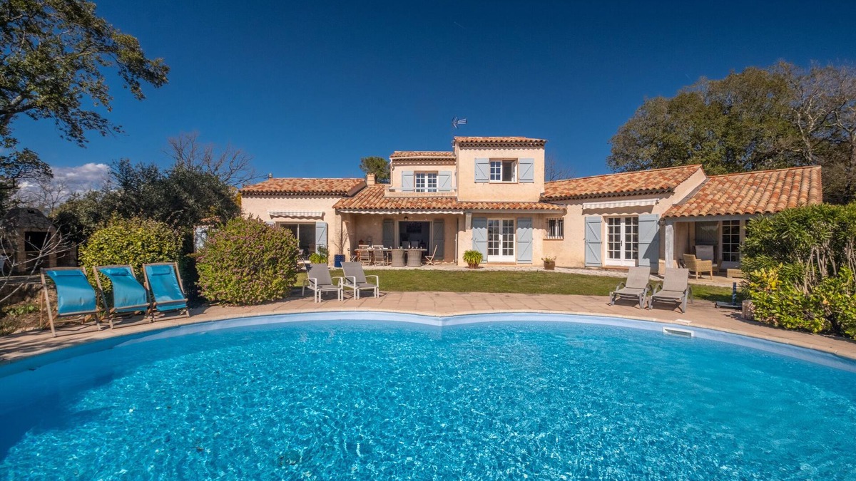 Bagnols-en-Foret Villa | Charming Provencal Villa; oasis of calm