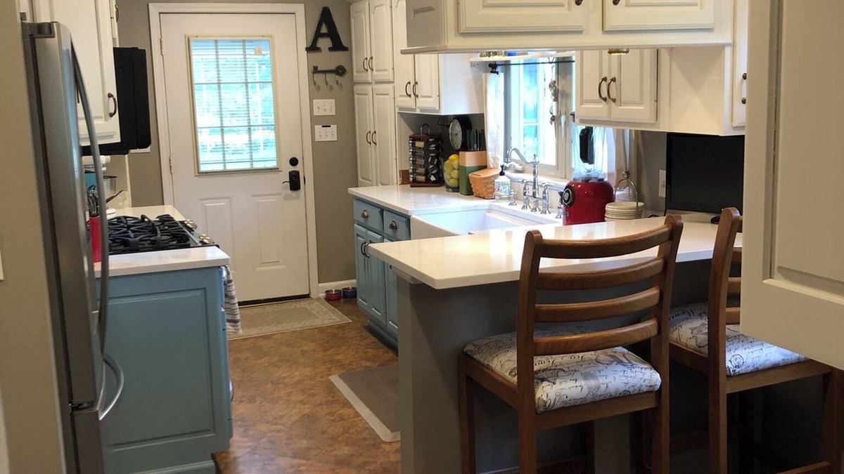 Homecroft House | Charming, quaint 2 bed/1BA bungalow 15 minutes from downtown Indy