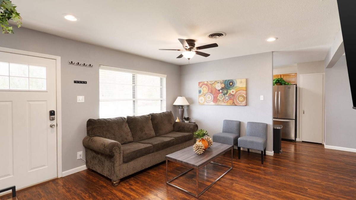 Universal City House | Charming Rancher*️3BR Entire House *️ JBSA Randolph *️ San Antonio Attractions