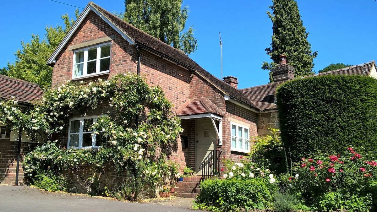 Sheffield Green Cottage | Charming refurbished cottage, Ashdown Forest, excellent pub