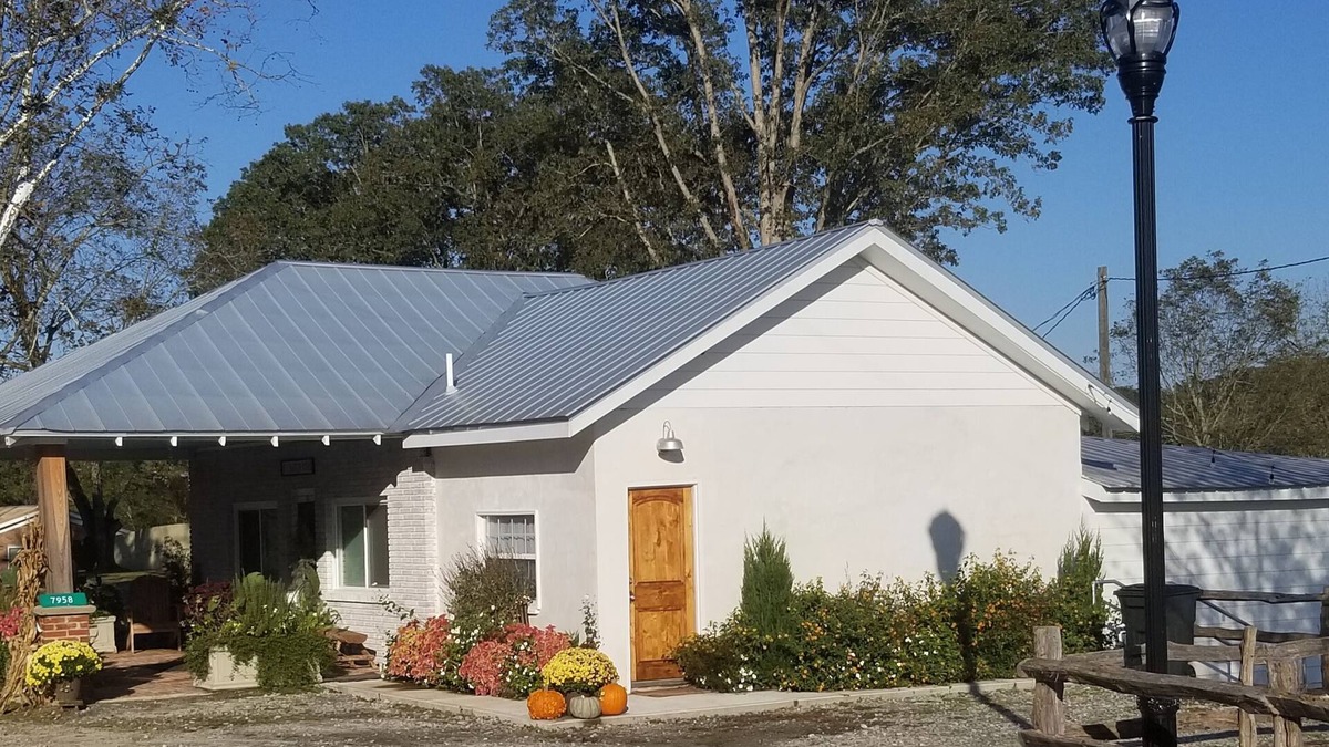 Danielsville House | Charming, Renovated Historic Country Store; close to Athens and the Broad River
