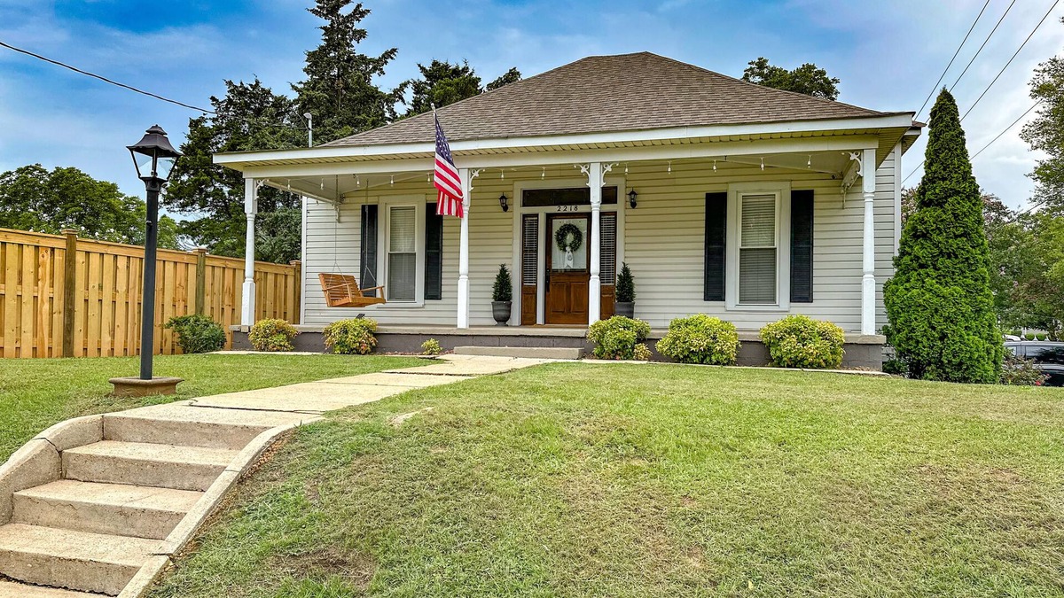 Northport House | Charming Retreat just 3 miles from the University Of Alabama