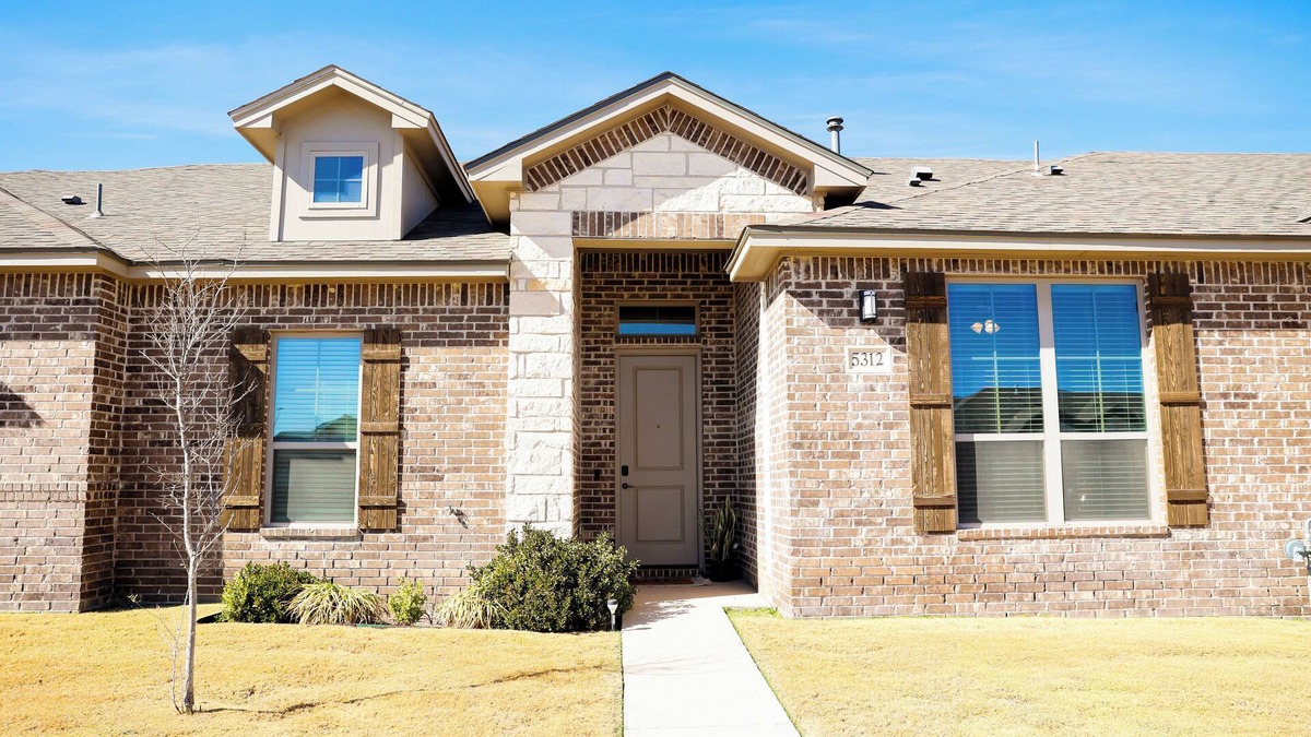 Midland House | Charming retreat nestled in a peaceful neighborhood & conveniently located!