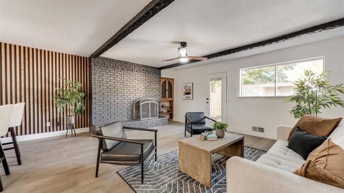Dallas-Fort Worth Metroplex DFW House | Charming retreat nestled in the vibrant heart of Richardson
