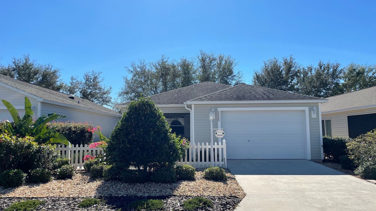 St. James House | Charming Retreat with Lanai, Patio, BBQ & Prime Location Near Town Squares!