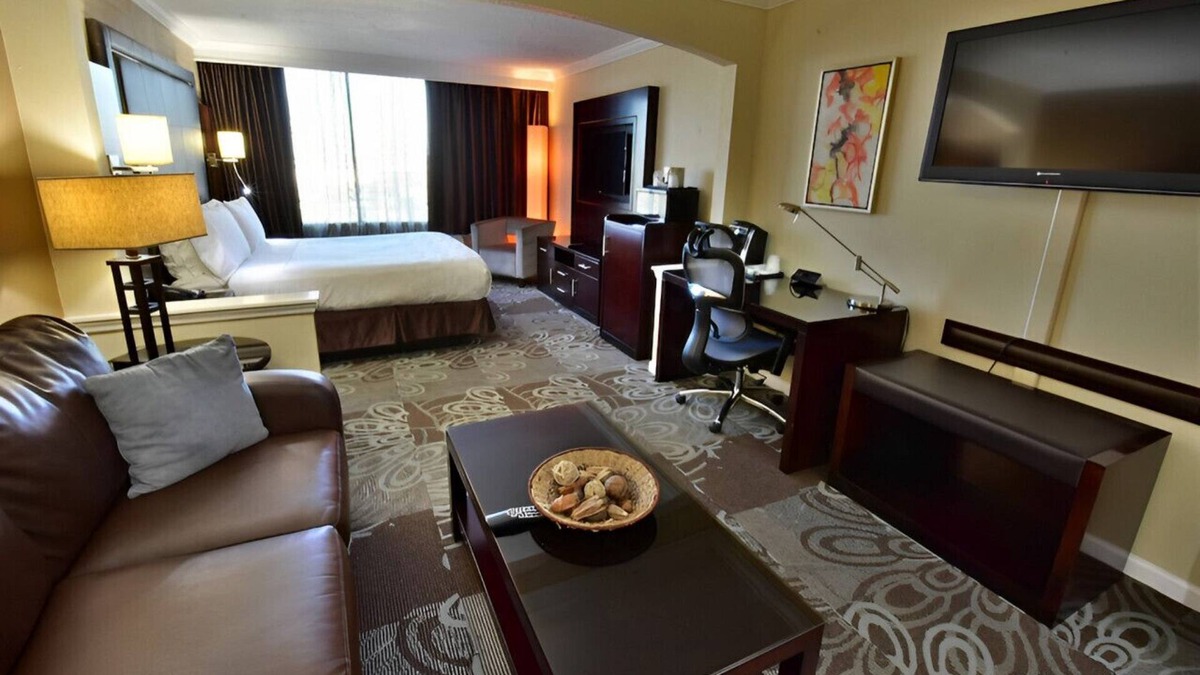 Orlando House | Charming Rm for Business & Leisure, Near Shops!