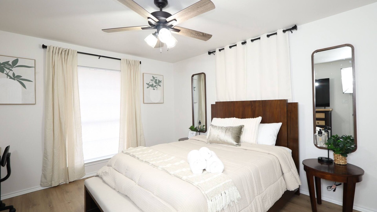 Sherman House | Charming Room in Sherman, TX
