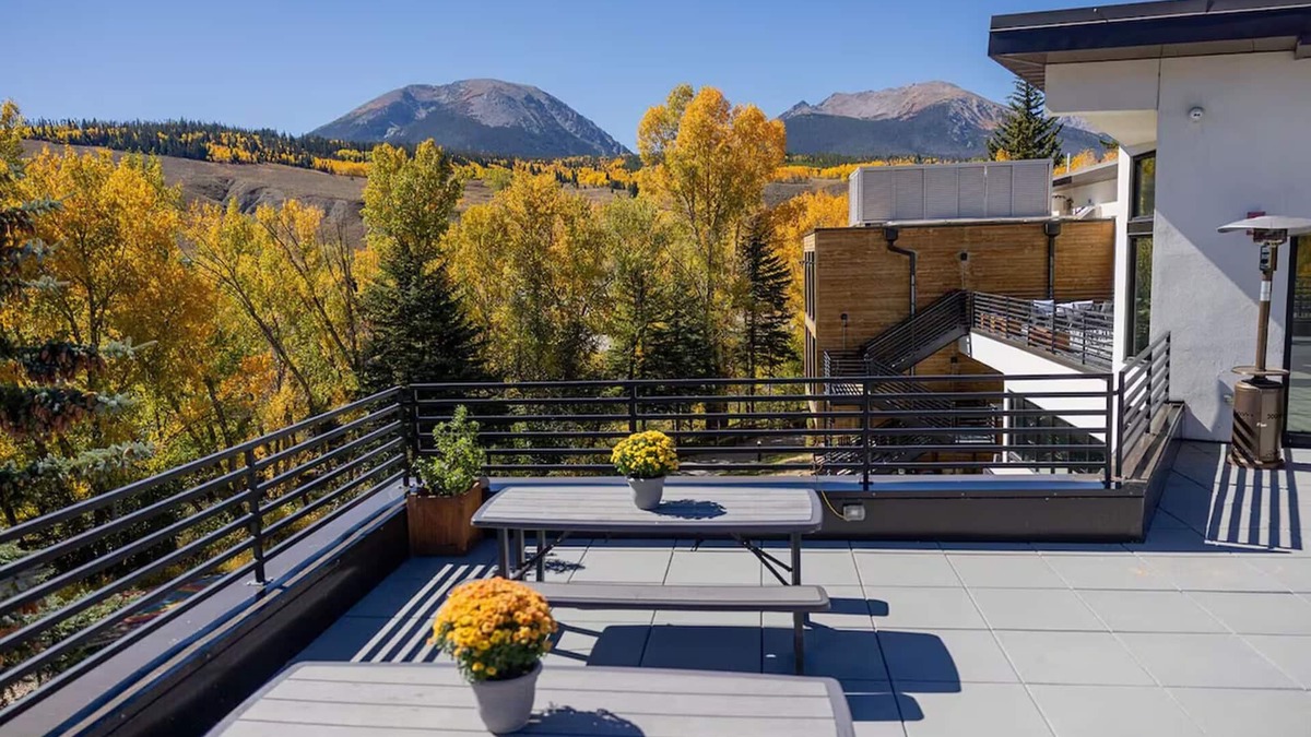 Silverthorne Hotel | Charming Room Near Silverthorne's Best Ski Slopes! Pets Allowed!