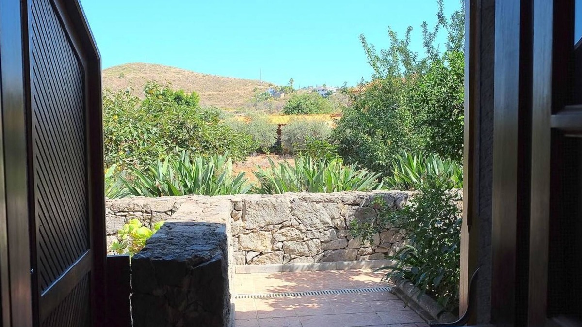Teror Cottage | Charming Rural Estate nestled in Historic Teror, Gran Canaria with Ons