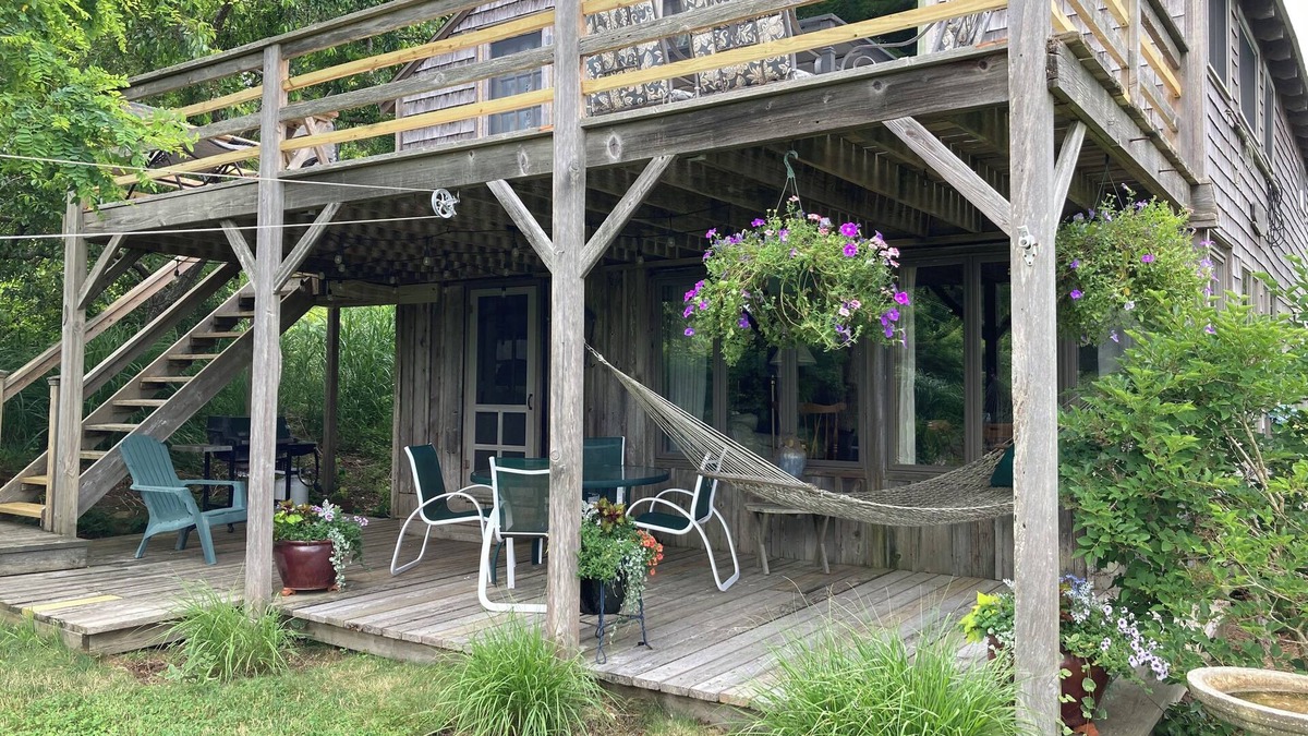 Chilmark Cottage | Charming Rustic Cottage