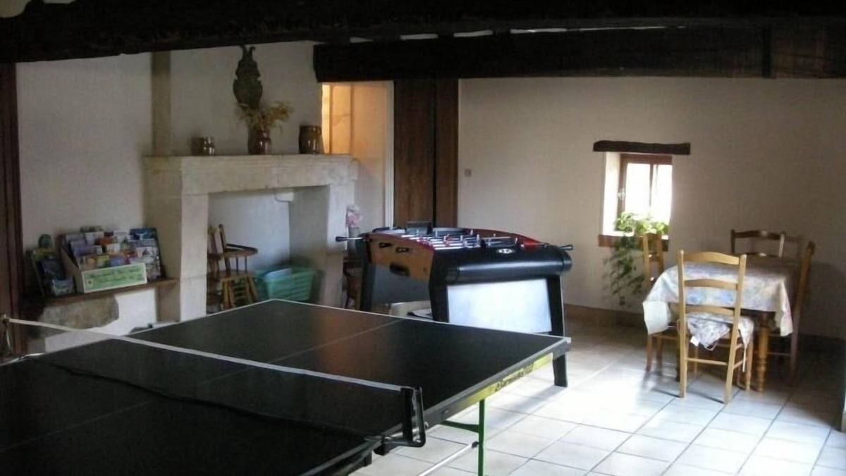 Gehee Cottage | Charming Rustic Home in Berry - Near Zoo, Game Room, Garden & More!