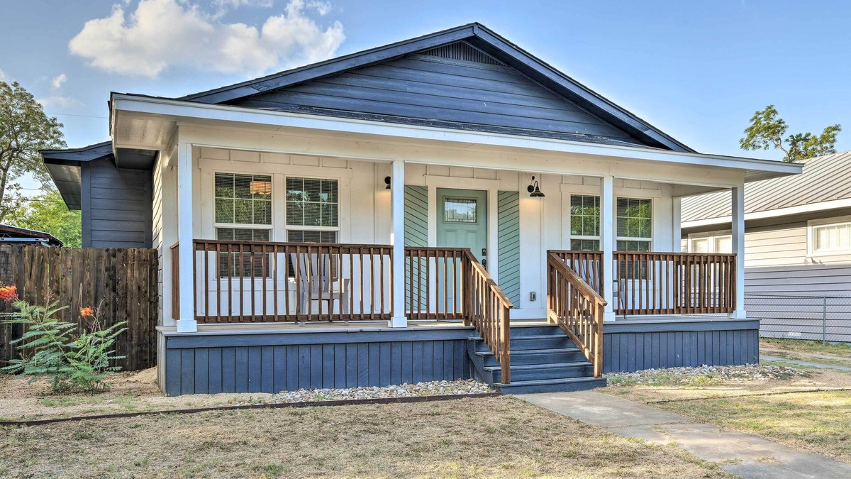 Highland Park House | Charming San Antonio Home ~ 4 Mi to Downtown