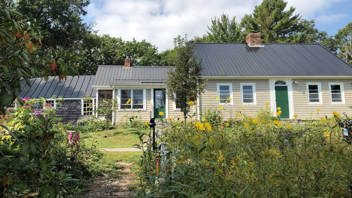 Sandy Point House | Charming Sandy Point Home