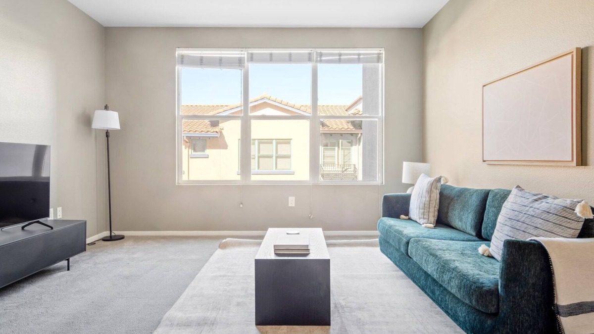 San Jose Apartment | Charming Santana Row 2BR w/Gym & Pool, nr highways, by Blueground