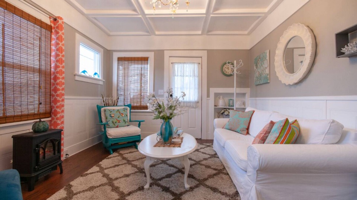 Port Angeles Cottage | Charming Seashell Cottage – Cozy, Stylish & Close to Everything!