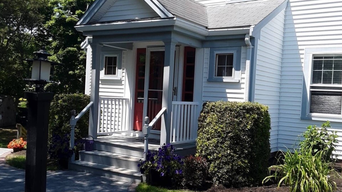 Hyannis House | Charming secluded Sea St home close to 3 beaches and downtown Hyannis