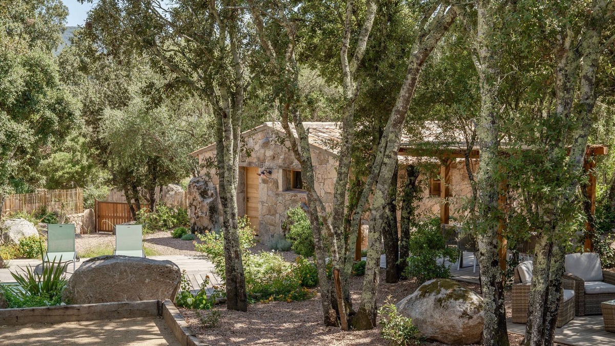 Sotta House | Charming sheepfold, heated swimming pool, landscaped Mediterranean garden