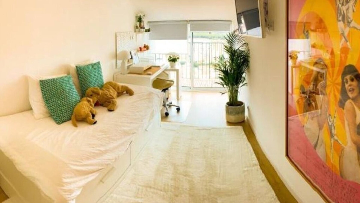 Falca Apartment | Charming Single or Twin Room with Balcony and sublime View of the Tagus