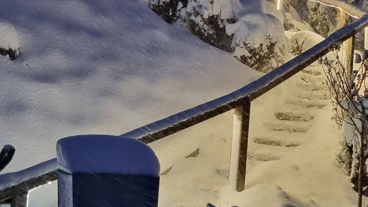 Granges Ski Chalet | Charming south-facing chalet 15 minutes from the ski slopes! Spectacular view of the Alps