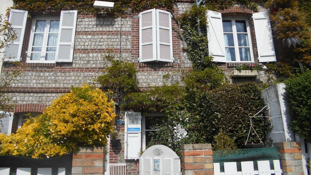 Etretat House | charming south facing fisherman's house, quiet and sunny