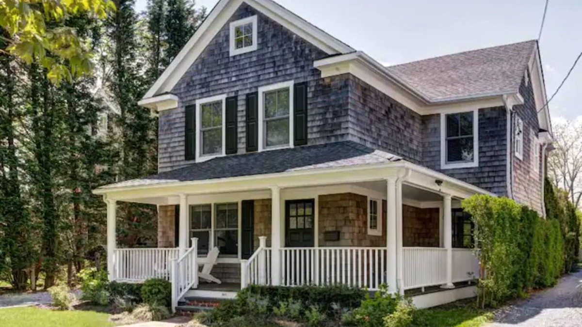 Southampton Villa | Charming Southampton Villa-ge Minutes to the Beach