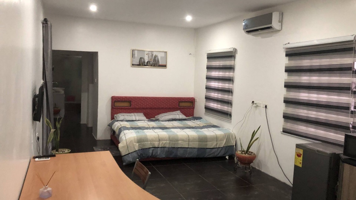 Teshie Apartment | Charming , spacious suite 10 mins from the beach