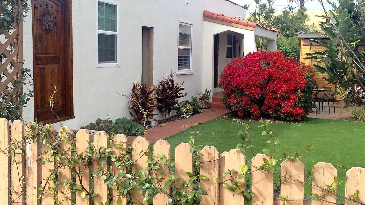 Kensington Villa | Charming Spanish Casa Mayor