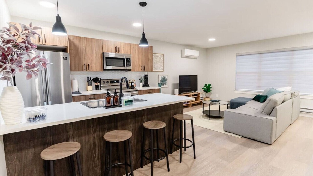 Winnipeg House | Charming St. Boniface home by Hospital & The Forks