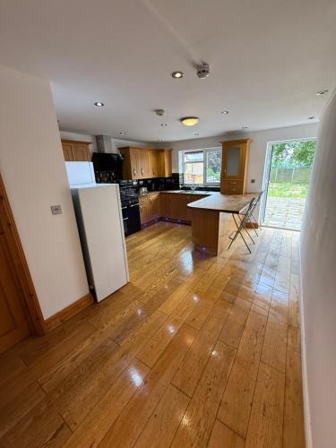 Ealing House | Charming Stay House