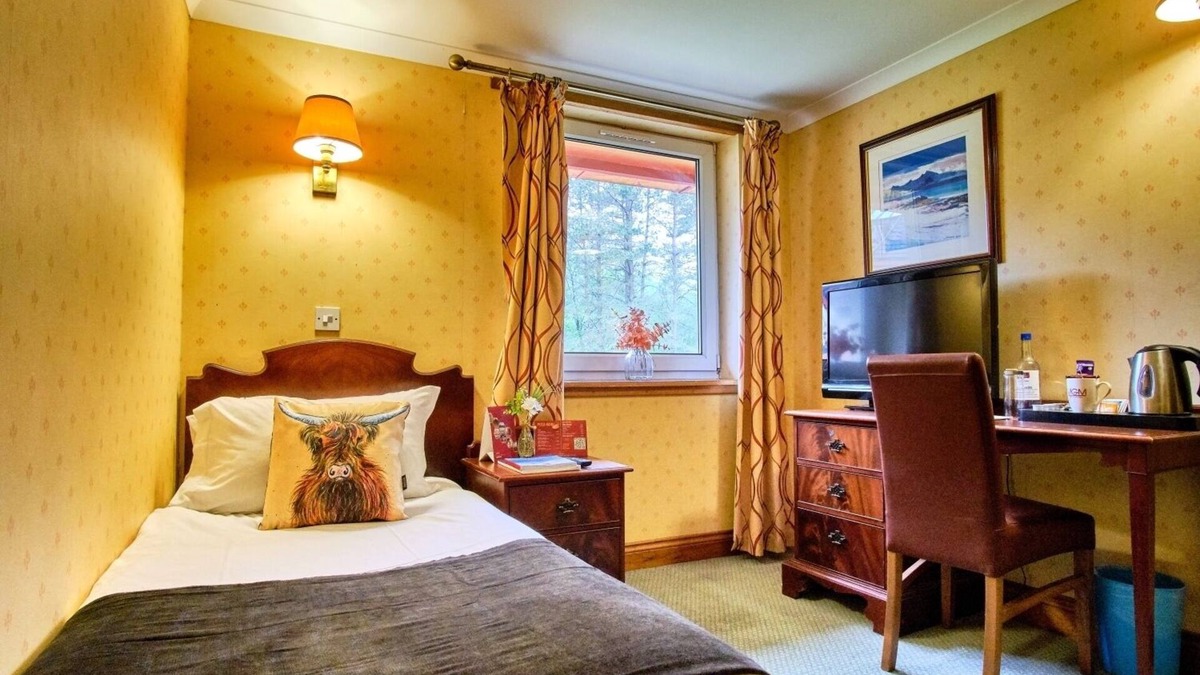 Tyndrum Hotel | Charming Stay Surrounded by Hills, Trails and Serene Garden Spaces