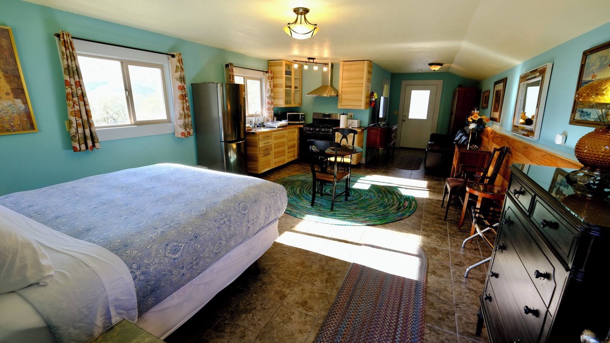 Midpines Cabin | Charming stone clad cabin with views off Highway 140 towards Yosemite