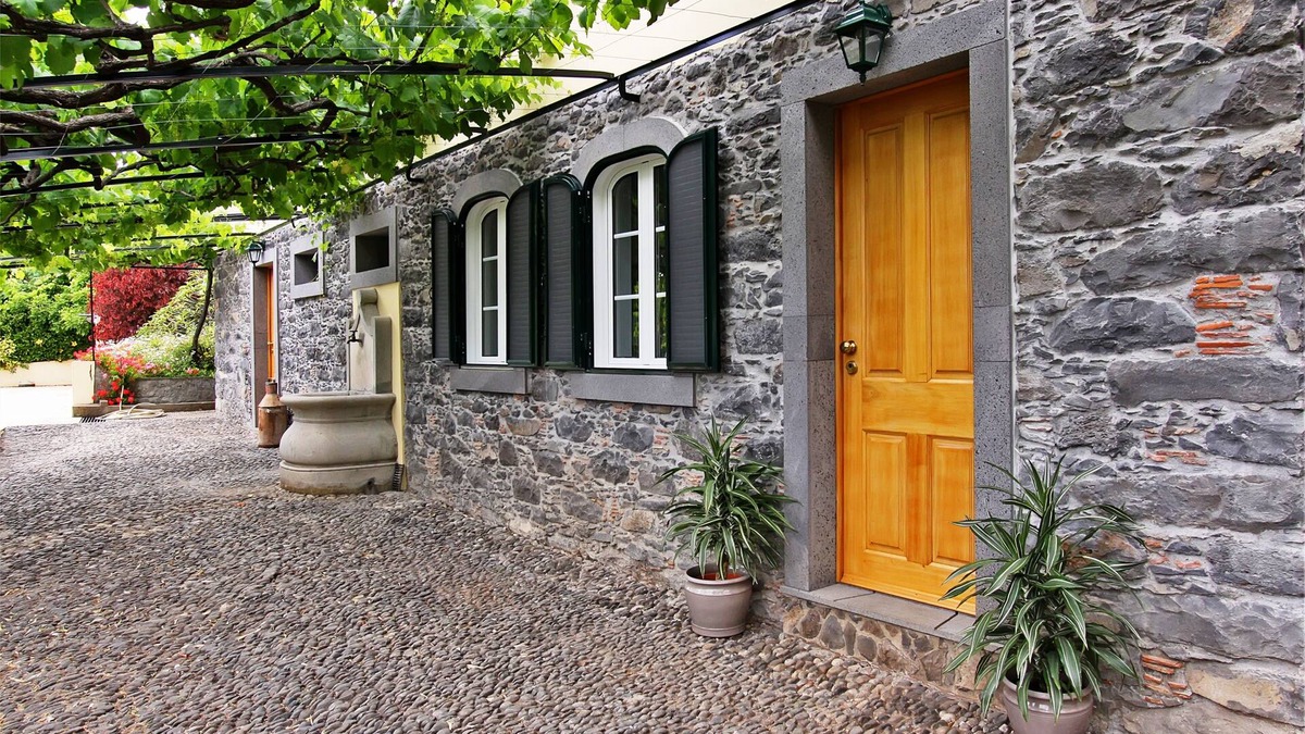 Sao Martinho Cottage | Charming stone cottage in Funchal | Casa Vinhas