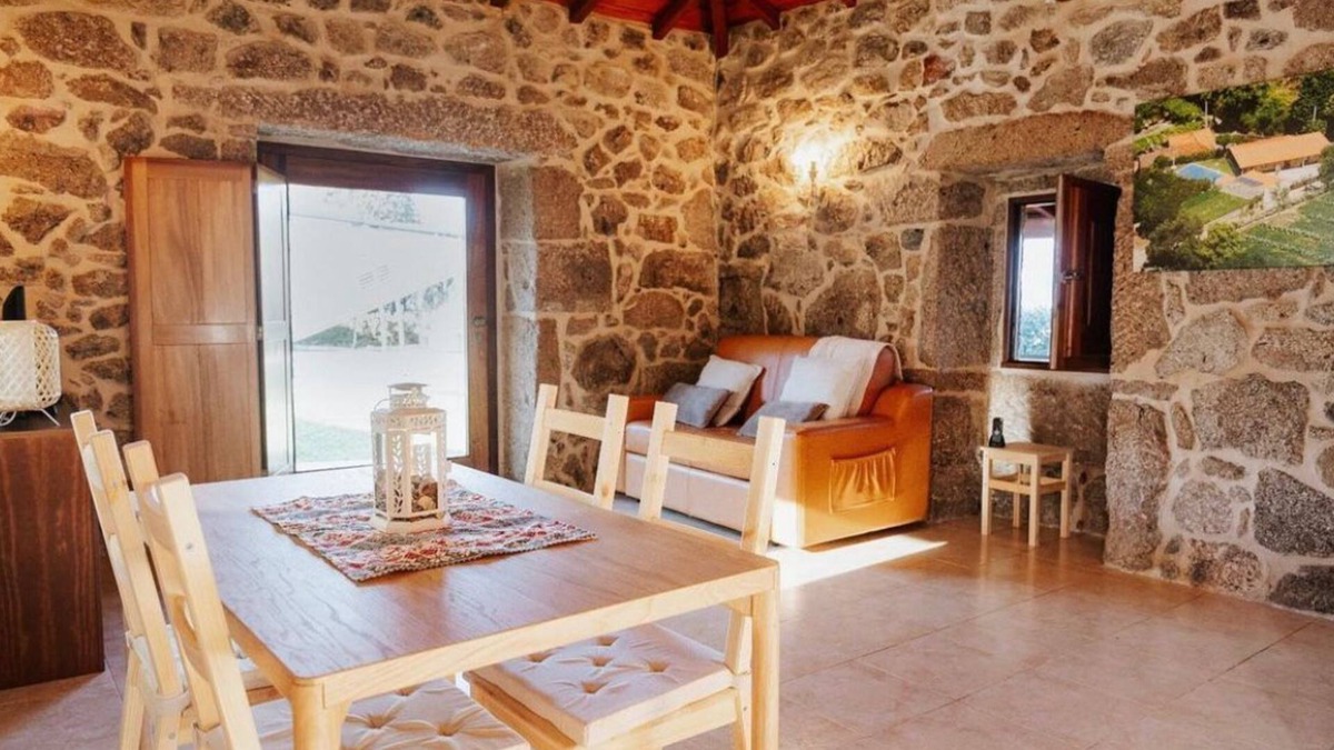 Ponte de Lima House | Charming Stone House with Pool – Quiet Escape in Ponte de Lima