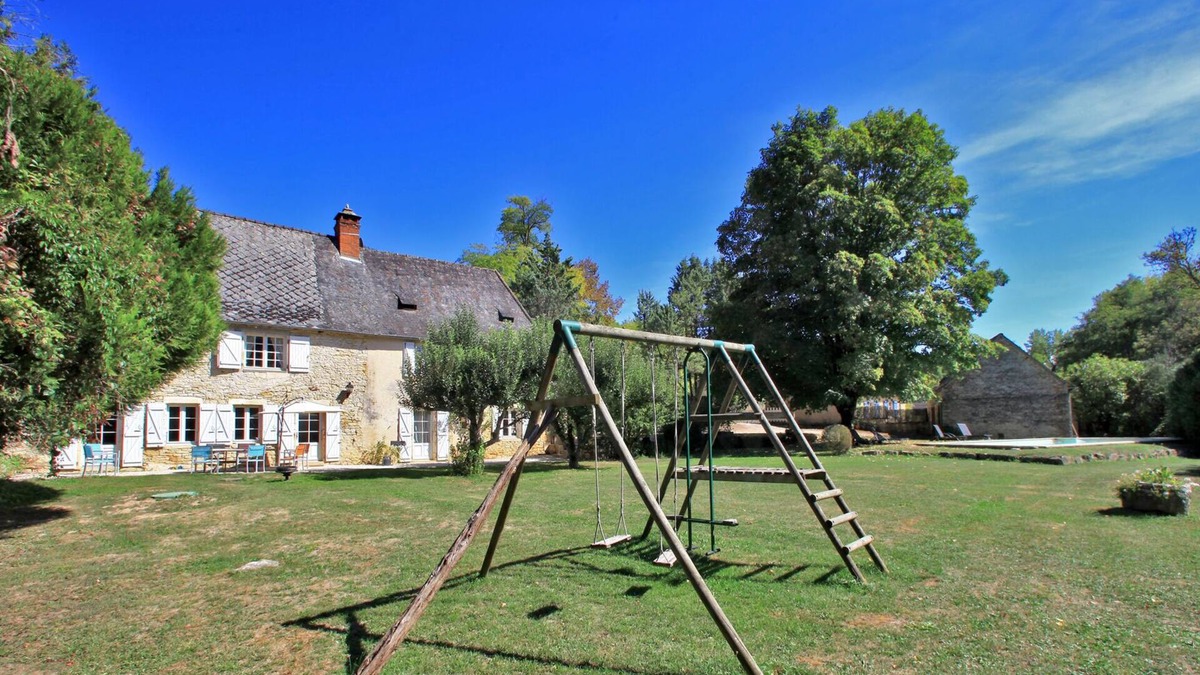 Coly House | Charming Stone House between Sarlat and Montignac Lascaux IV