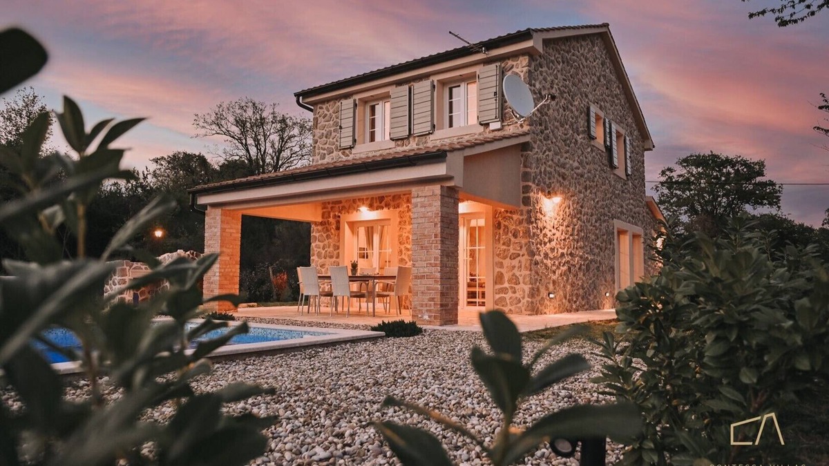 Risika Villa | Charming stone house Villa Pepina