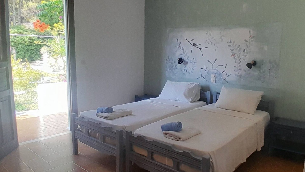 Katsarou Apartment | Charming studio in lovely Skiathos with WiFi, AC 400 m from Trulos beach