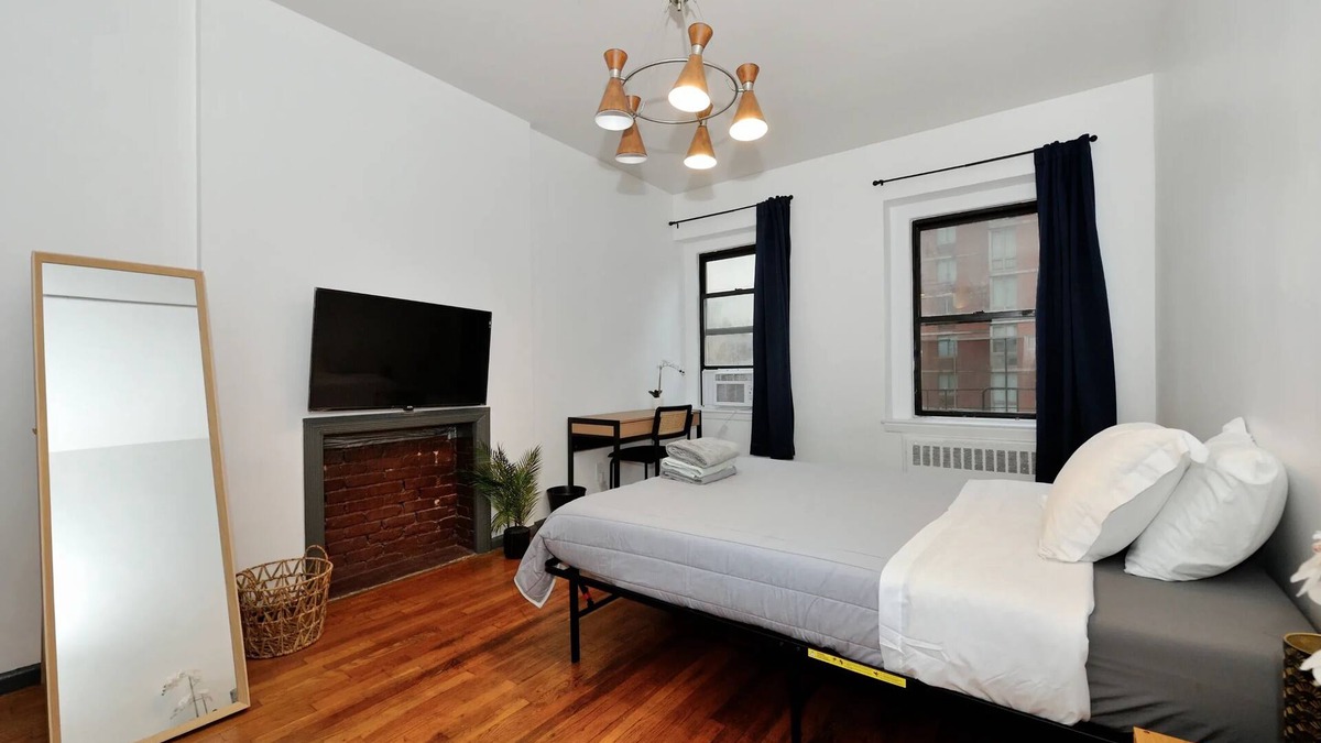 Hell's Kitchen Apartment | Charming Studio in the Center of NYC!