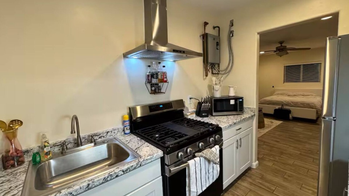 Marana Apartment | Charming studio in tranquil Marana with AC, WiFi
