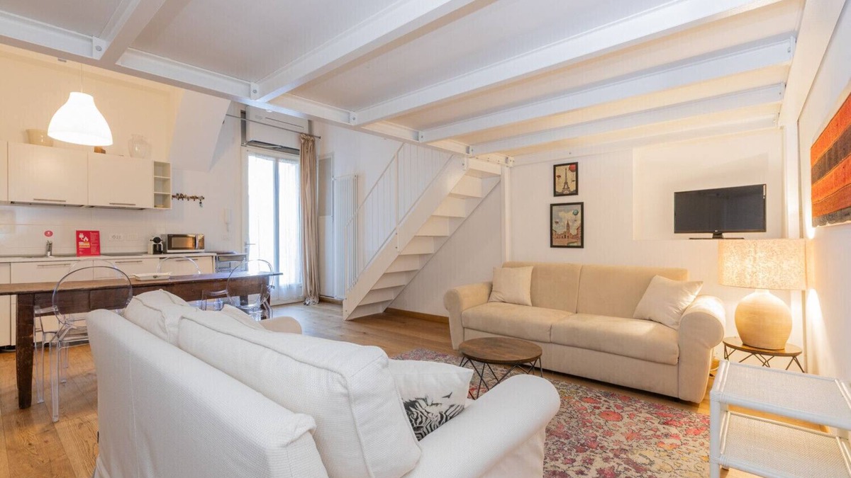 Roman Quarter Apartment | Charming Studio near Piazza Castello by Wonderful Italy