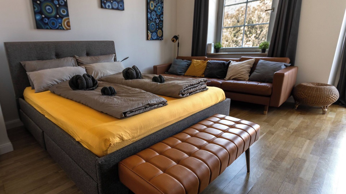 Heidelberg City Centre Apartment | Charming studio with AC, balcony and view of the Castle - Walk to Everything.