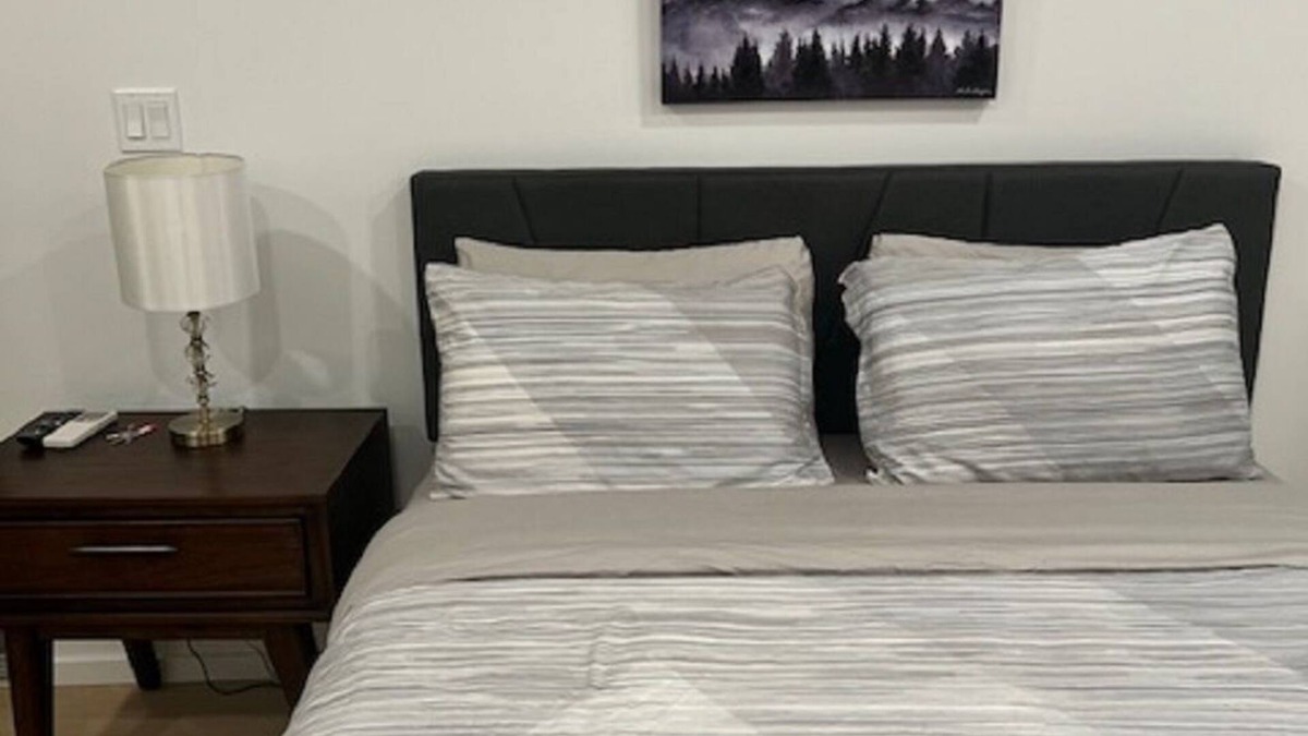 Land Park Apartment | Charming studio with WiFi and AC in downtown Sacramento
