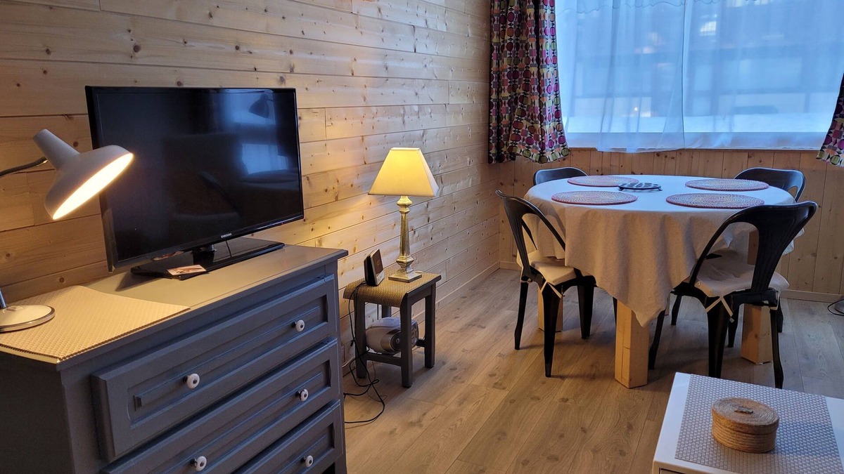 Bessans Apartment | CHARMING STUDIO with WIFI.